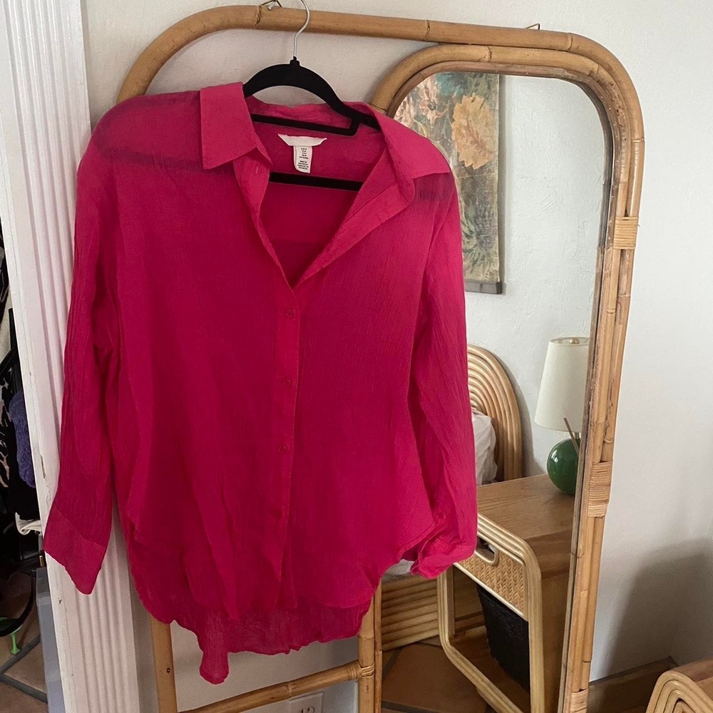 H&M Oversized fuschia pink crepe material button down shirt